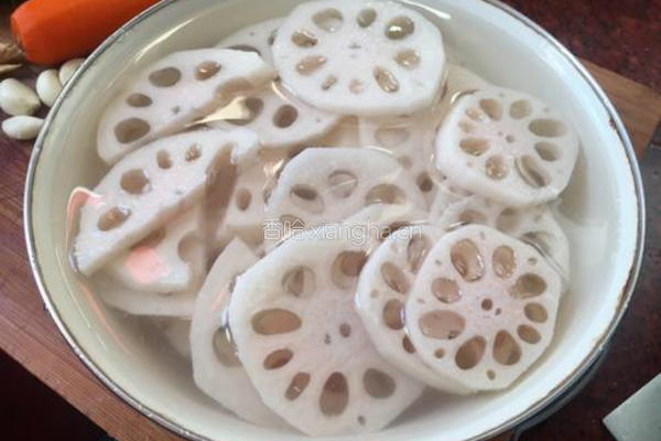 滑炒藕片的做法图解2