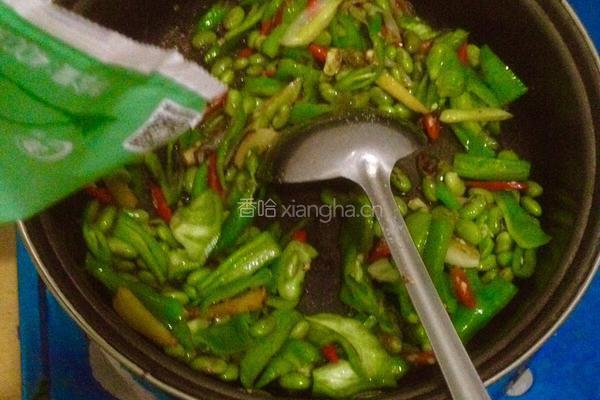 青椒炒毛豆的做法图解8