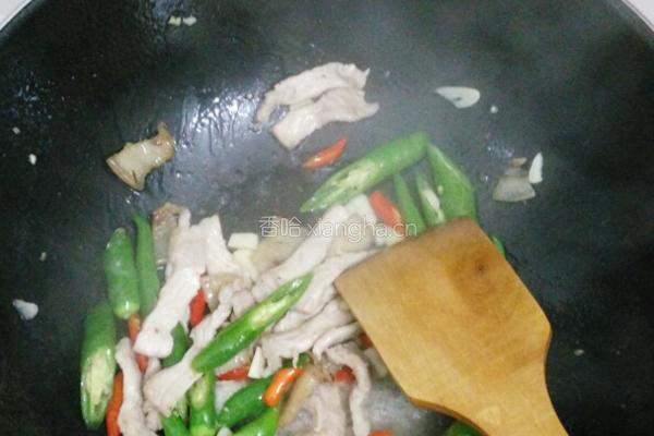 家常辣椒炒肉的做法图解5