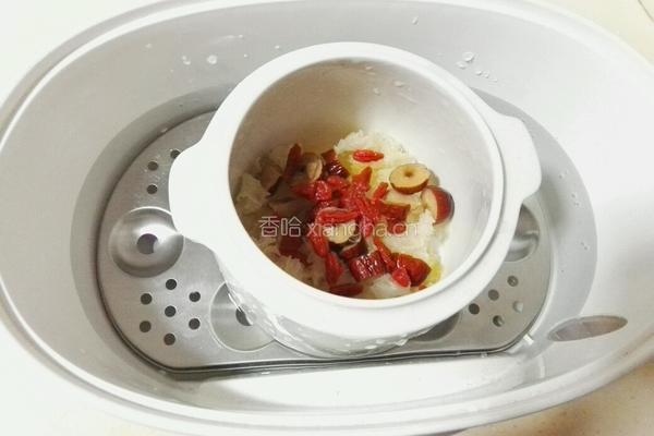 银耳红枣枸杞养颜汤的做法图解5