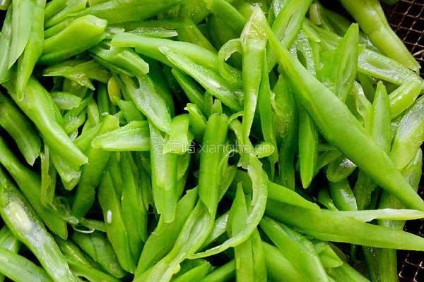 豆角炒火腿的做法图解5
