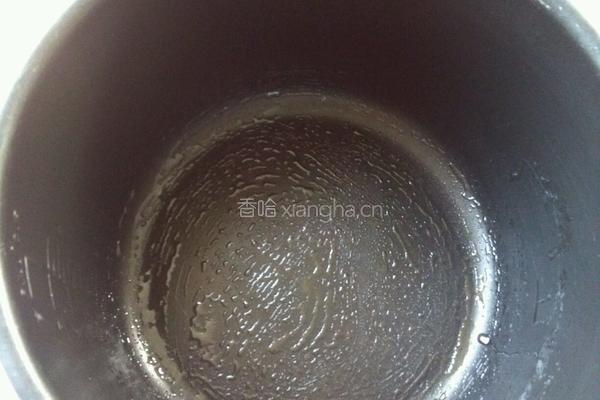 自制多用电压力蛋糕的做法图解1