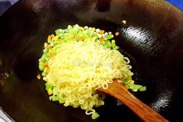 炒方便面的做法图解9