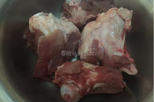 骨头汤的做法图解1