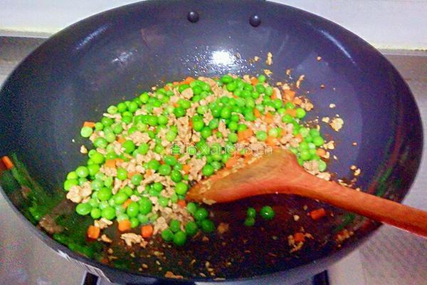 肉末炒豌豆的做法图解6