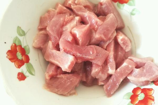 糖醋肉段的做法图解1