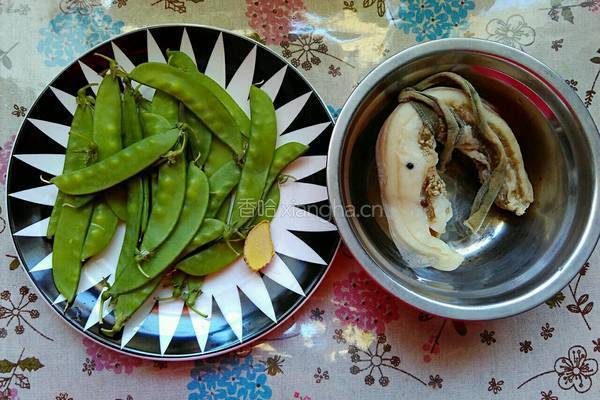 青扁豆炒腊肉的做法图解1