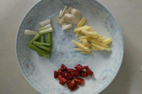 香辣爆花蛤的做法图解1