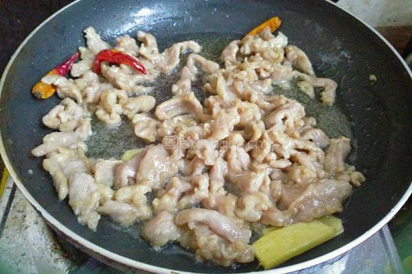 菠萝炒牛肉的做法图解6