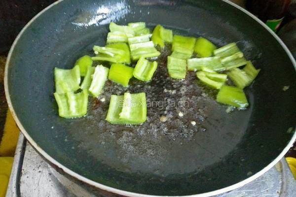 菠萝炒牛肉的做法图解7