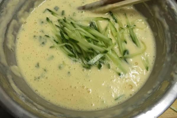 黄瓜葱花鸡蛋饼的做法图解5