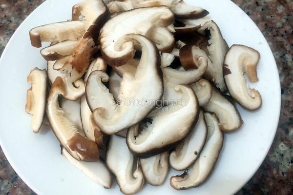 蚝油香菇菜心的做法图解1