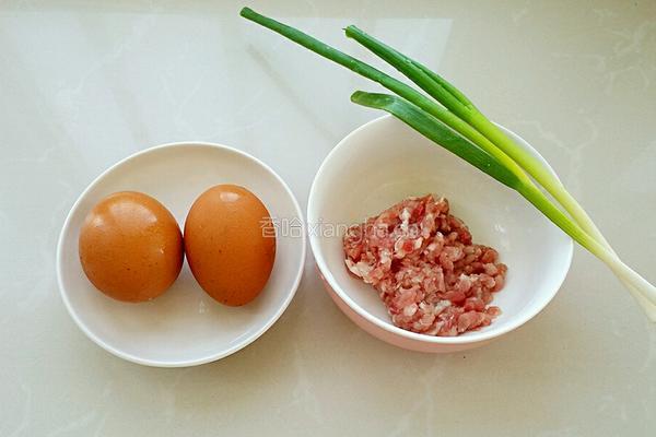 肉末蒸蛋羹的做法图解1