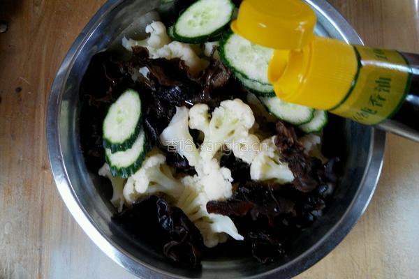 凉拌木耳菜花的做法图解7