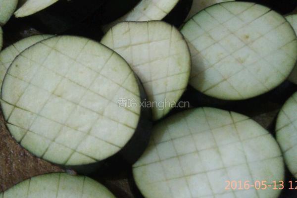 酱味儿烧茄子的做法图解1