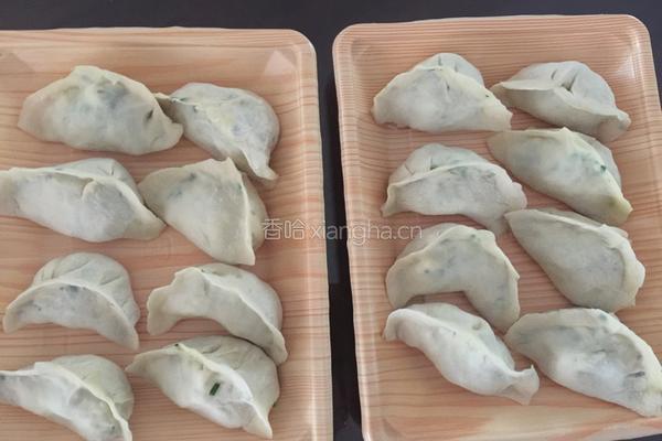 韭菜鸡蛋虾皮饺子的做法图解10