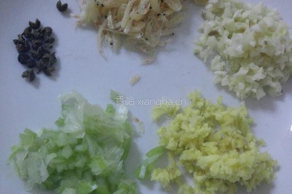 韭菜鸡蛋馅饺子的做法图解4