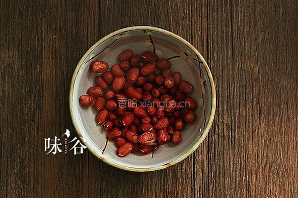 腐乳烧猪蹄的做法图解2