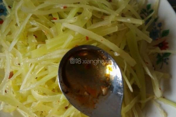 甜辣爽脆莴笋丝的做法图解6