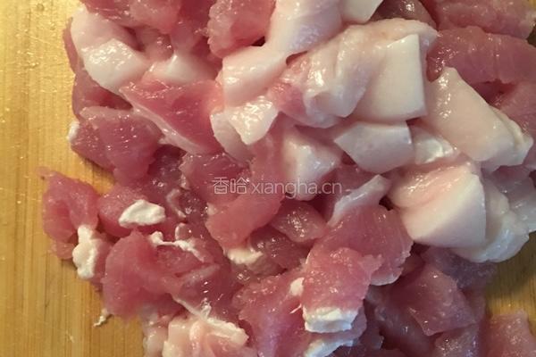 冬菇马蹄蒸肉饼的做法图解1