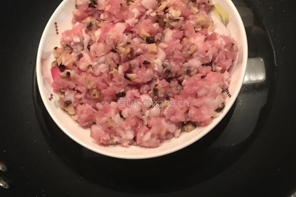 冬菇马蹄蒸肉饼的做法图解5