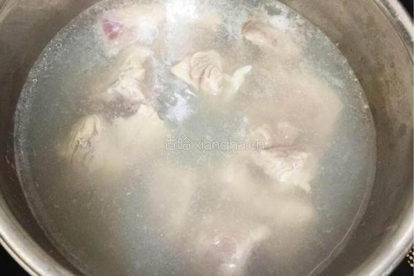 无花果虫草花炖排骨汤的做法图解1
