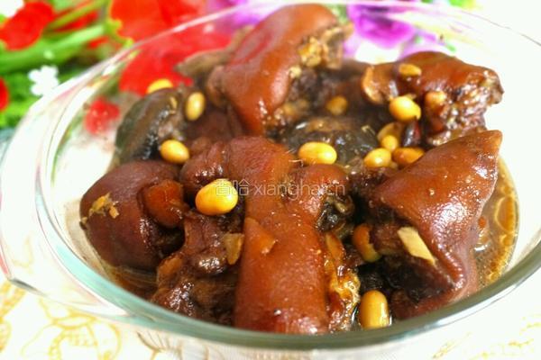 香菇黄豆猪蹄煲