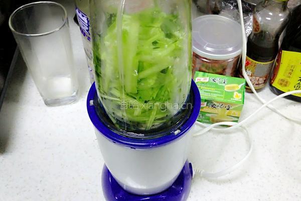 菠菜鱼丸汤的做法图解2