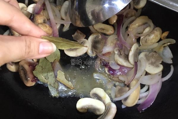 法式奶油蘑菇汤的做法图解7