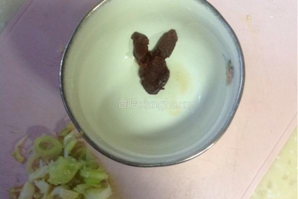 炸鸡蛋酱的做法图解2