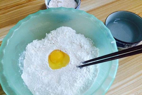 西北油泼面的做法图解1