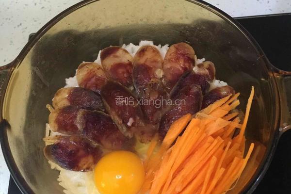 香肠腊味煲仔饭的做法图解5