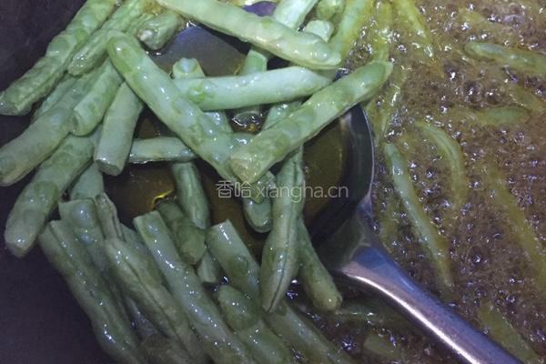 干煸豆角的做法图解4
