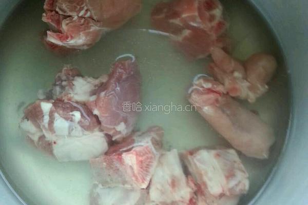 猪骨汤的做法图解2