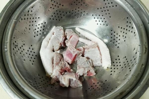 菌菇豆腐汤的做法图解4