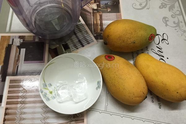 芒果汁的做法图解1
