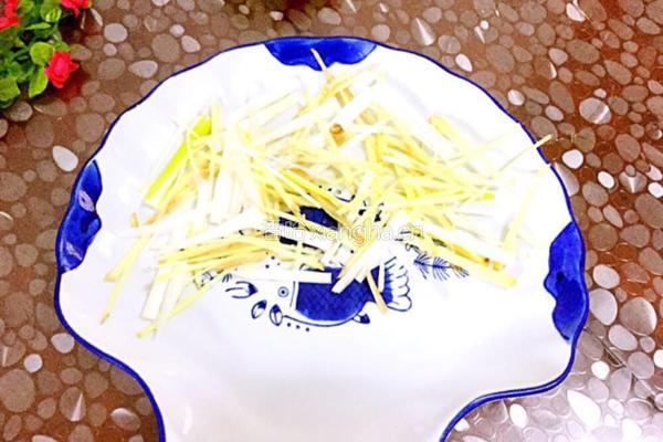 家常清蒸鲈鱼的做法图解5