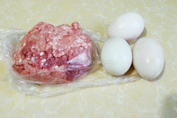 肉末蒸蛋的做法图解1
