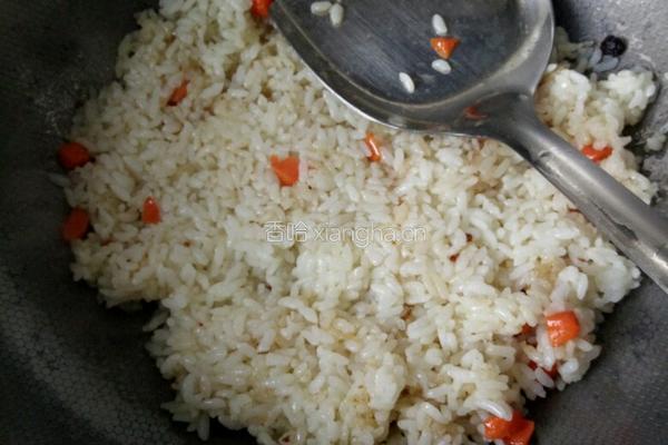 黄金蛋炒饭的做法图解2