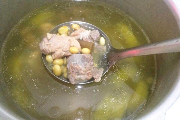 黄豆苦瓜排骨汤的做法图解7