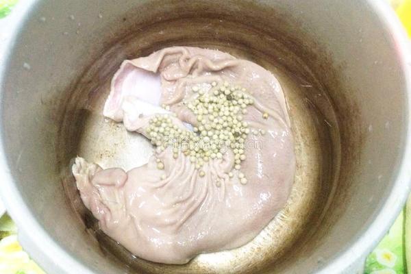 洋葱爆猪肚的做法图解2