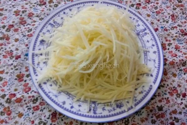 干炸土豆丝的做法图解3