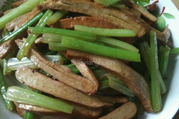 芹菜炒香干的做法图解11