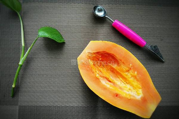 牛奶木瓜盅的做法图解3