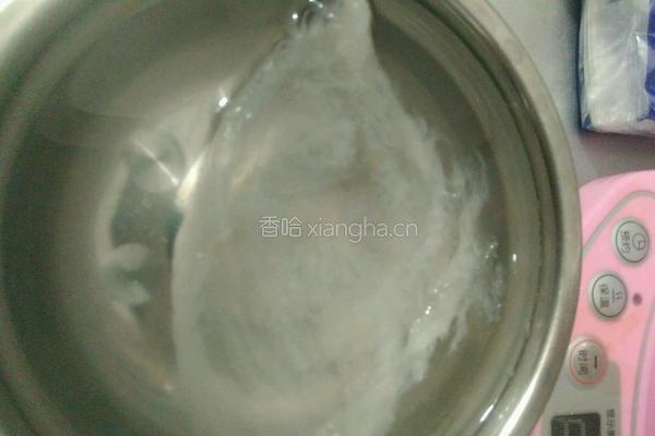 冰糖雪梨燕窝的做法图解2