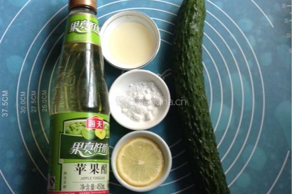 糖醋黄瓜的做法图解1