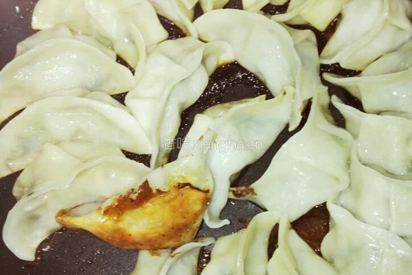 煎饺的做法图解7