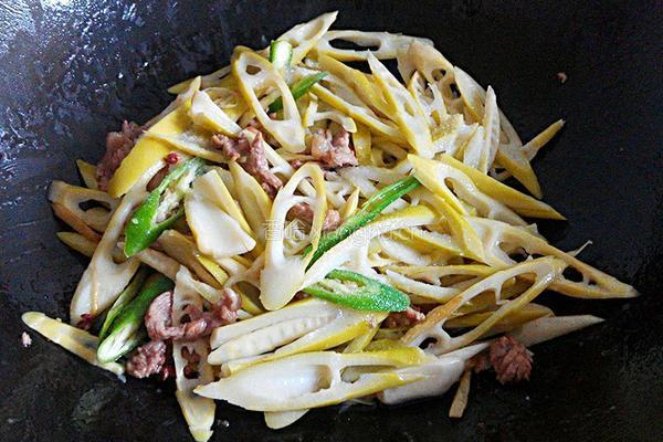 春笋炒肉的做法图解7