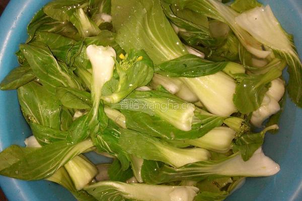 爆炒油菜的做法图解1