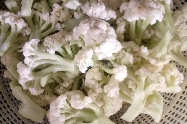 小炒有机菜花的做法图解1